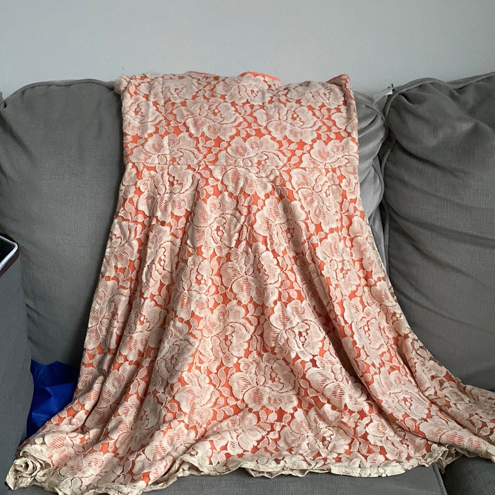 *BRAND NEW* BAR lll dress (PEACH/Cream)